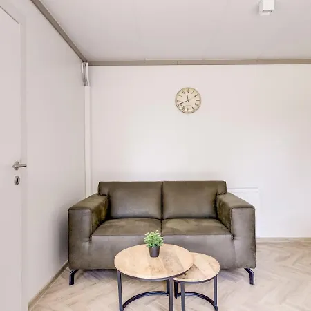 Holiday home Cube Voor Vier Personen In Zennewijnen