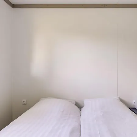 Cube Voor Vier Personen In Holiday home