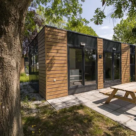 Cube Voor Vier Personen In Holiday home *