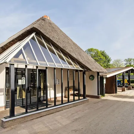 Cube Voor Vier Personen In Holiday home Zennewijnen