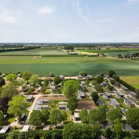 Cube Voor Vier Personen In Holiday home Zennewijnen