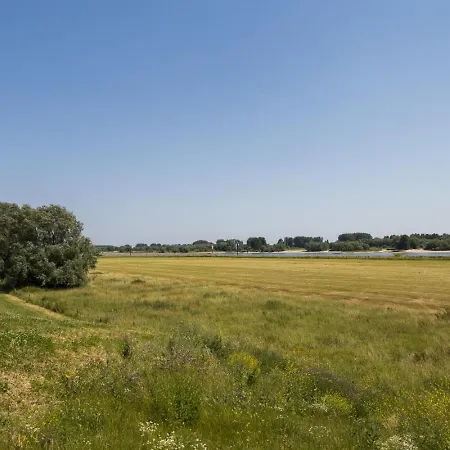 Holiday home Cube Voor Vier Personen In *